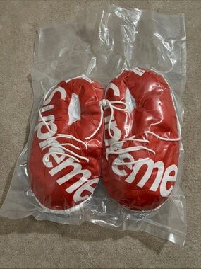 Supreme slippers